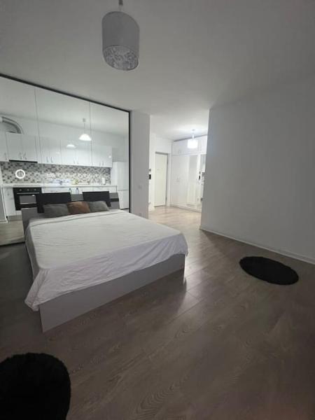 A la foto es mostra l'objecte Corporate One Room Pipera situat a la ciutat de Bucarest.