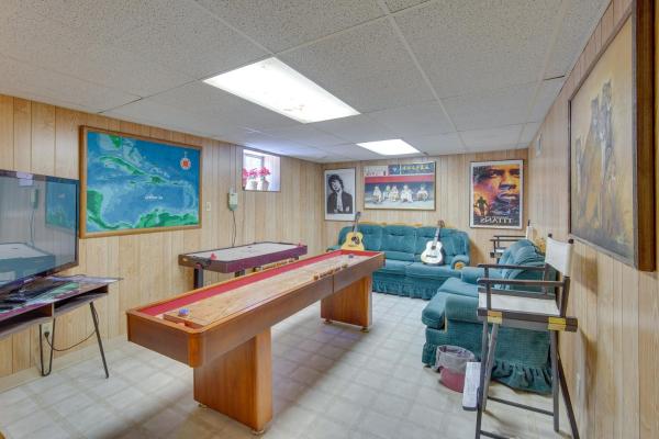Kuva 3: Ski, Hike & Fish: Big Bear Lake Home w/ Fire Pit