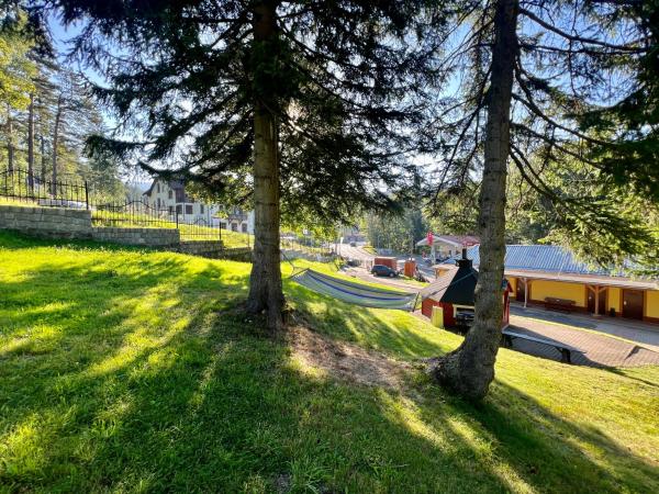 A la foto es mostra l'objecte Przycup w Karkonoszach Apartamenty - Apartamenty pod Śnieżką przy Wyciągu Biały Jar Karpacz BLISKO STACJI PKP, PKS - parking gratis situat a la ciutat de Karpacz.