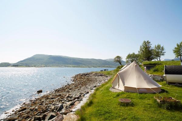 På bildet vises objektet Sandtorgholmen Glamping som ligger i byen Sandtorg.