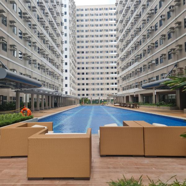 På billedet ses objektet HOMELY @ Green 2 Residences SMDC DLSUMC beliggende i byen Dasmariñas.