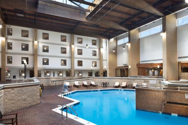 Φωτογραφία 3: DoubleTree by Hilton Lawrence