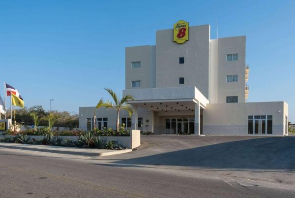 Foto 2: Super 8 by Wyndham Manzanillo