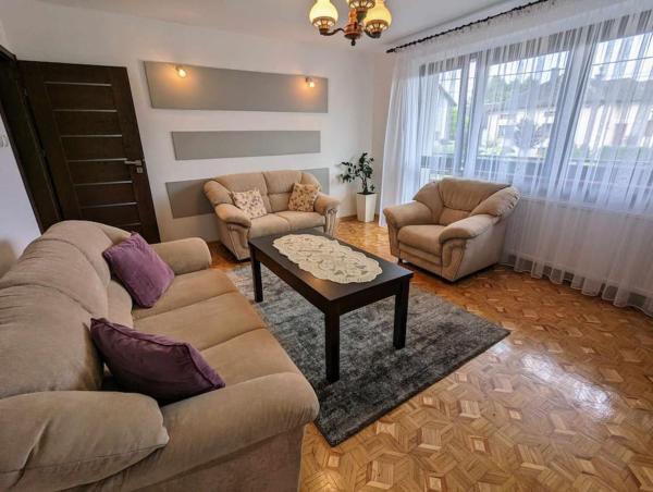 Na zdjęciu widoczny jest obiekt Guest House close to Molo Resort położony w mieście Osiek.