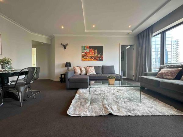 A la foto es mostra l'objecte HeartCBD LUX Top Floor 2 Bedroom /Pool/Spa/GYM situat a la ciutat de Melbourne.