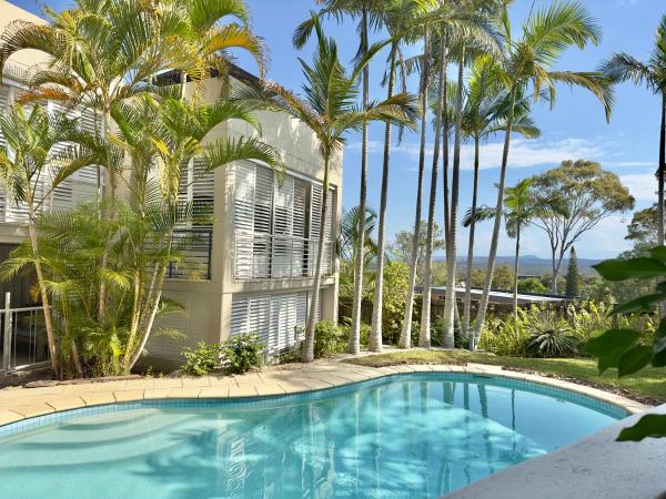 Oasis Rooftop Spa Apartment - Sunshine Coast