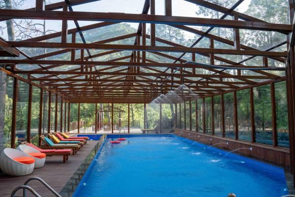 The photo shows the Chillaru Spa & Resort located in the city of Nahna.
