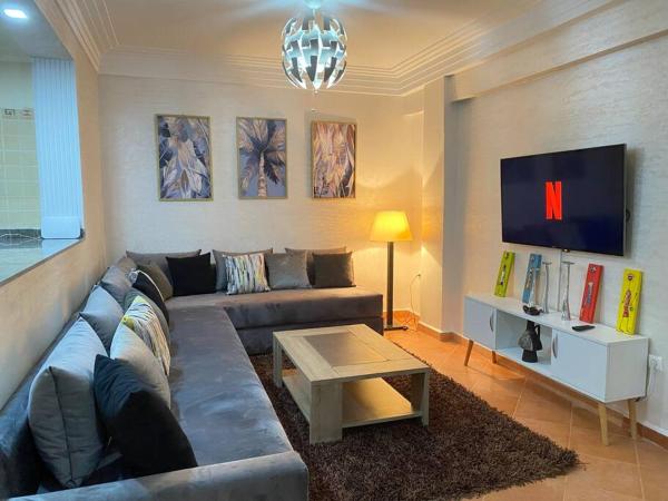 Apartament z 1 sypialnią — 54 m² - studio, à proximité de la gare