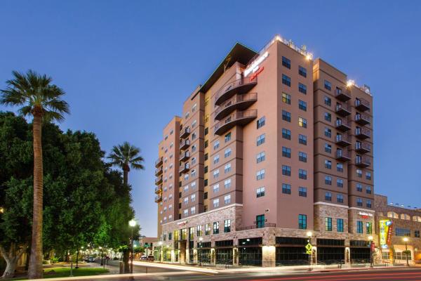 Na fotografii je vidět objekt Residence Inn by Marriott Tempe Downtown/University nacházející se ve městě Tempe.
