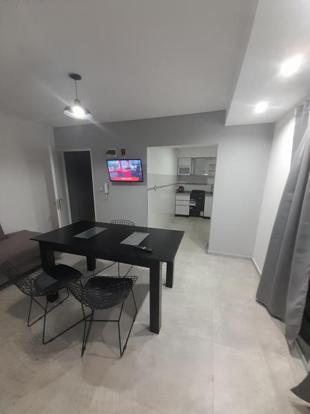 Na fotografii je vidět objekt Departamento Nuevo y comodo con parking nacházející se ve městě Lanús.