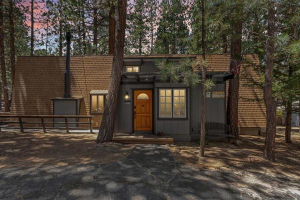 The 99 Pines Walk To Snow Summit Hot Tub - ビッグ・ベアー・レイク, CA