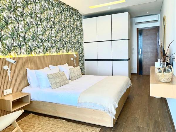 Auf dem Foto ist das Objekt Majestic Palm Beachfront Exotic Room in Batroun in der Stadt Al Ḩulwah zu sehen.