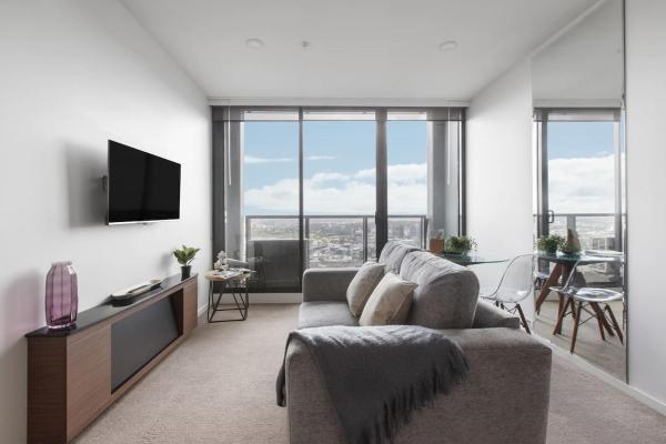 A la foto es mostra l'objecte Stylish Studio on 28th Floor with Panoramic Views situat a la ciutat de Melbourne.