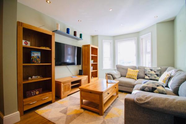 A la foto es mostra l'objecte Modern 3 bed w/ garden, nr beach situat a la ciutat de Parkstone.