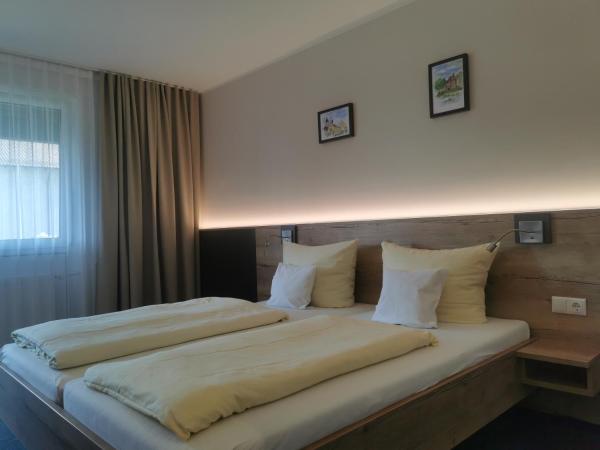 A la foto es mostra l'objecte Hotel am Regenbogen situat a la ciutat de Chammünster.