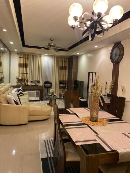 Elegant 2BR, 2 BA Suite Beside Eastwood Mall, Manila