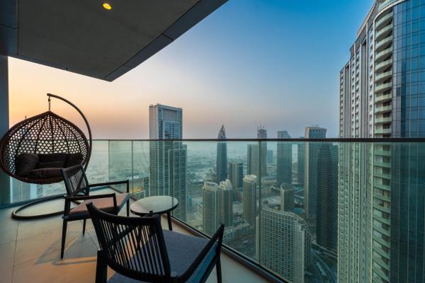 Na fotografii je vidět objekt Maison Privee - Ultra Chic High-Floor Apt with Direct Burj Khalifa & Fountains Views nacházející se ve městě Dubaj.