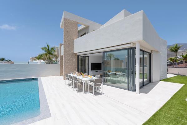 A la foto es mostra l'objecte KARAT Villa Neveda situat a la ciutat de Adeje.