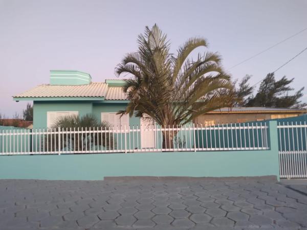 La photo montre l'objet Casa Verde Mar situé dans la ville de Laranjal.