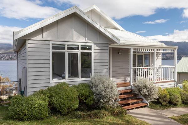 Derwent River Cottage - Tranquil Waterfront Living - Hobart