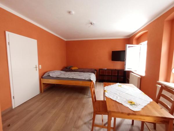 A la foto es mostra l'objecte kleine 1-Raum-Ferienwohnung mit hohem Komfort situat a la ciutat de Hohenmölsen.