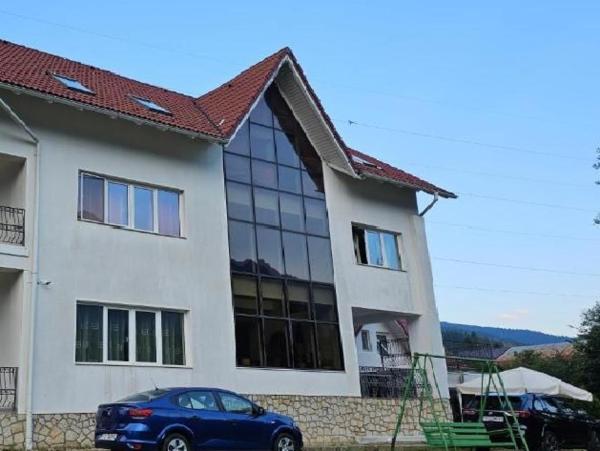 Na zdjęciu widoczny jest obiekt Vila Craciunita położony w mieście Buşteni.