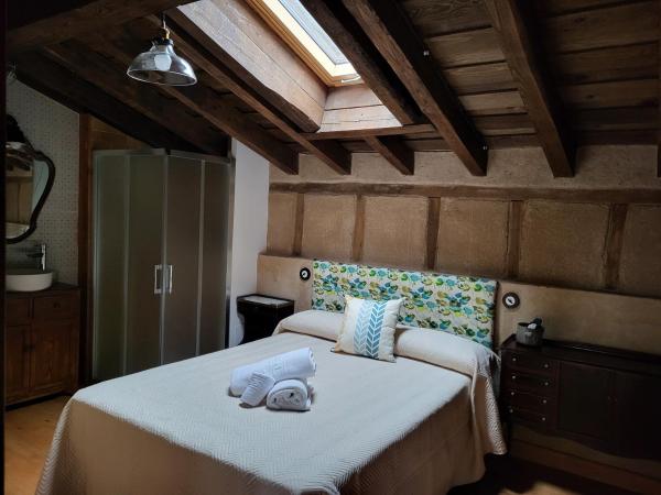 Na fotografii je vidět objekt La Casa El Cura nacházející se ve městě Madrigal de la Vera.