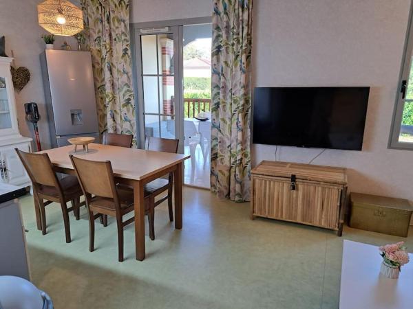 Nella foto è visibile l'oggetto Charmant appartement dans résidence neuve - 5 places situato nella città di Espiens.