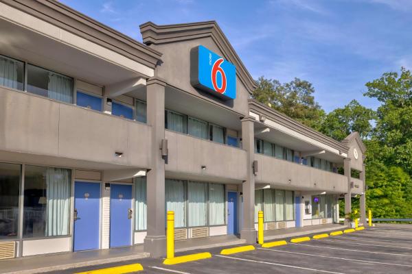 Na fotografii je vidět objekt Motel 6 Morgantown nacházející se ve městě Morgantown.