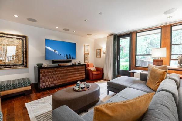 På billedet ses objektet Riverhouse #3 condo beliggende i byen Vail.