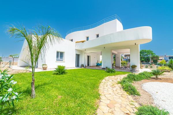 På billedet ses objektet Villa Valeria beliggende i byen Porto Palo.