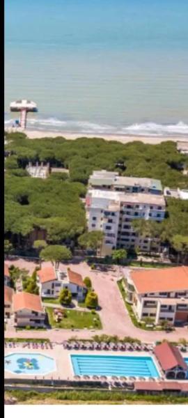 A la foto es mostra l'objecte Pine Apartment 2 plus 1 situat a la ciutat de Golem.