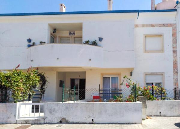 Na fotografii je vidět objekt Apartamento no coração da aldeia nacházející se ve městě São Bernardino.