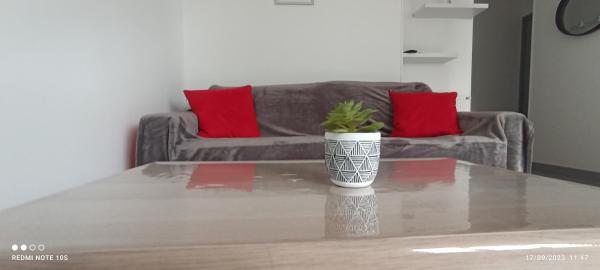 A la foto es mostra l'objecte studio sympa au rez de chaussée situat a la ciutat de Denain.