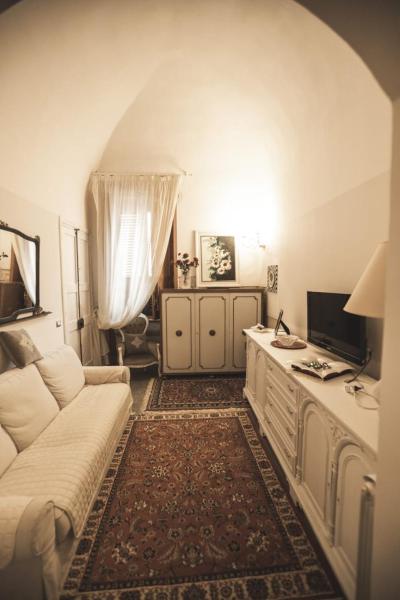 A la foto es mostra l'objecte Leodi situat a la ciutat de Lecce.
