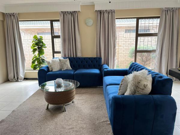 Summerstrand Holiday Home - Gqeberha
