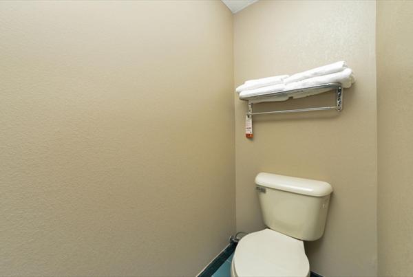 Bild 5: Super 8 by Wyndham Clarksville Northeast