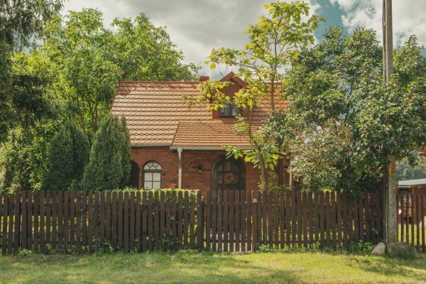 Nella foto è visibile l'oggetto Stara Kuźnia- Domek w Puszczy Noteckiej situato nella città di Zatom Nowy.