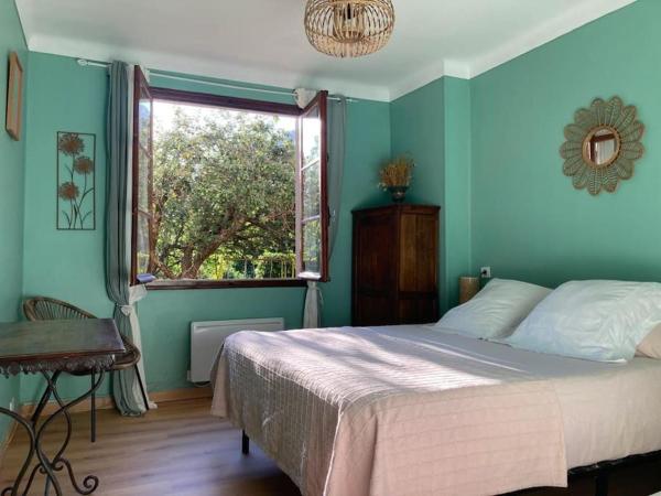 A la foto es mostra l'objecte Charmant T2 dans chalet familial situat a la ciutat de Rimplas.