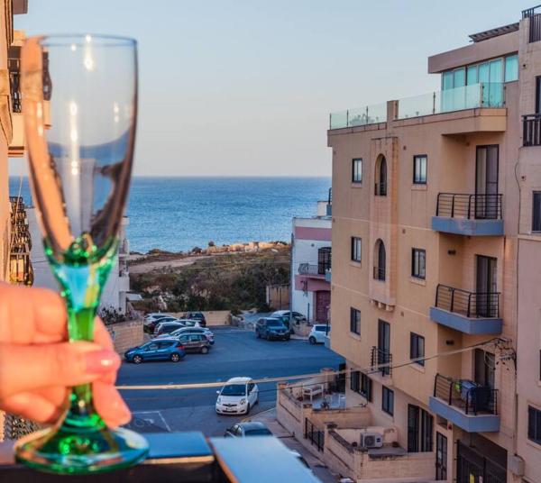 Na fotografii je vidět objekt Sea-View 1 Bedroom Apt -Sleeps 4 nacházející se ve městě Marsaskala.