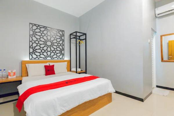 Na fotografii je vidět objekt RedDoorz @ Manukan Surabaya nacházející se ve městě Tambakmanukan.
