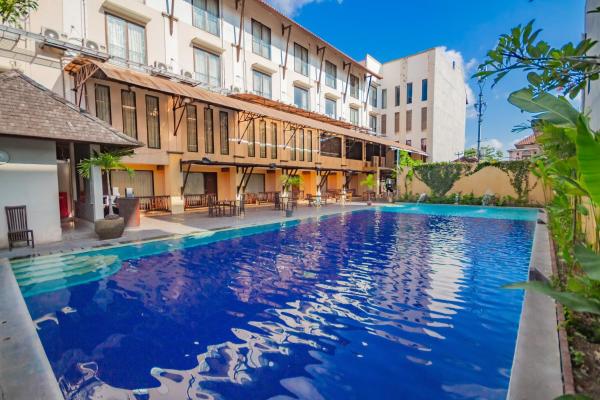 A la foto es mostra l'objecte Grand Santhi Hotel situat a la ciutat de Denpasar.