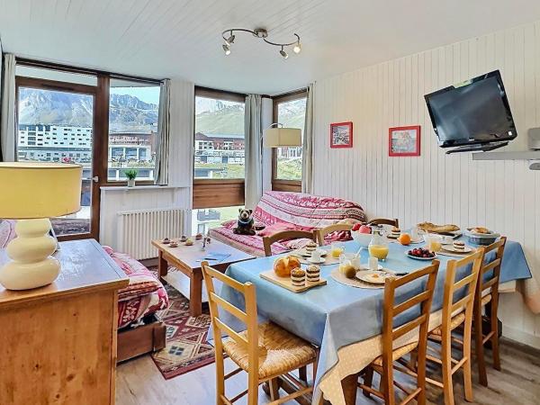 På billedet ses objektet Appartement spacieux 4 pièces 8 pers à Tignes, Lavachet, proche pistes & commerces, balcon sud - FR-1-411-313 beliggende i byen Tignes.