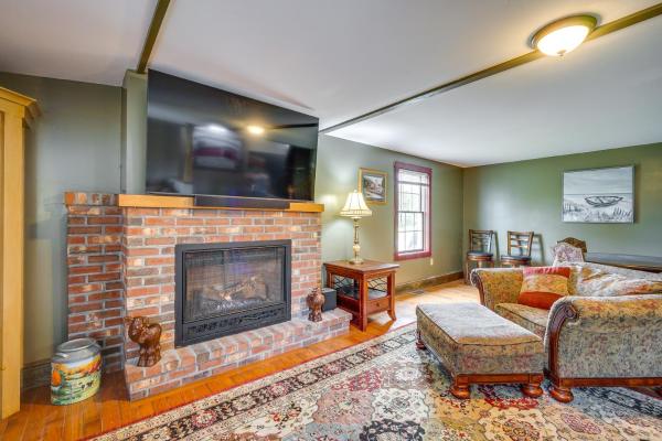Buskirk Vacation Rental W/ Deck & Putting Green! - ニューヨーク州