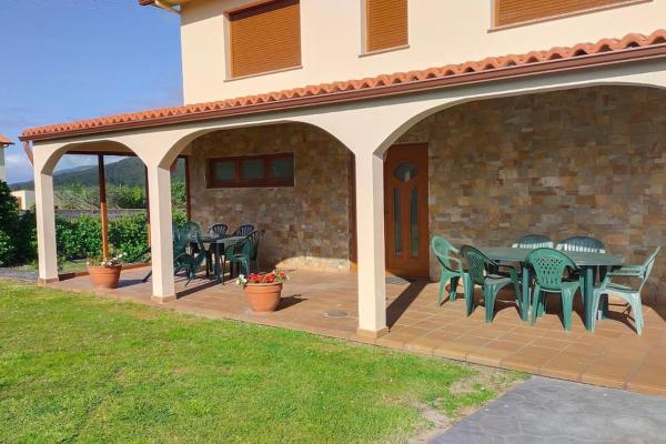 A la foto es mostra l'objecte CASA AREALBA Casa con piscina muy cerca de las playas de San Xurxo y Doniños situat a la ciutat de Ferrol.