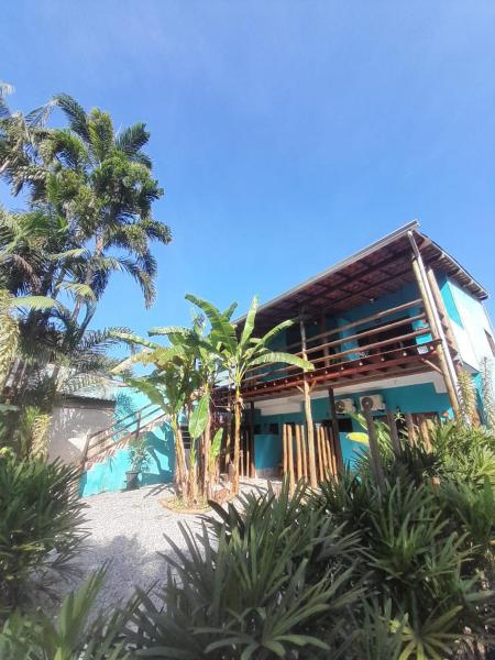 A la foto es mostra l'objecte Suites Coqueiros Itamambuca situat a la ciutat de Ubatuba.