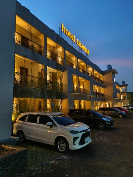 The photo shows the HOTEL TILAMAS located in the city of Dares.