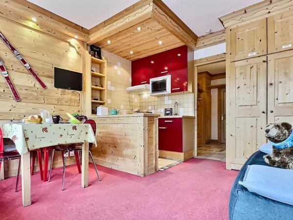 På billedet ses objektet Charmant appartement à Tignes, 4 pers, 30m², pied des pistes, balcon sud, commerces à proximité - FR-1-411-482 beliggende i byen Tignes.