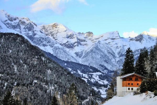 Bilde 5: Rustic Farm in Tyrol with Mountain Views