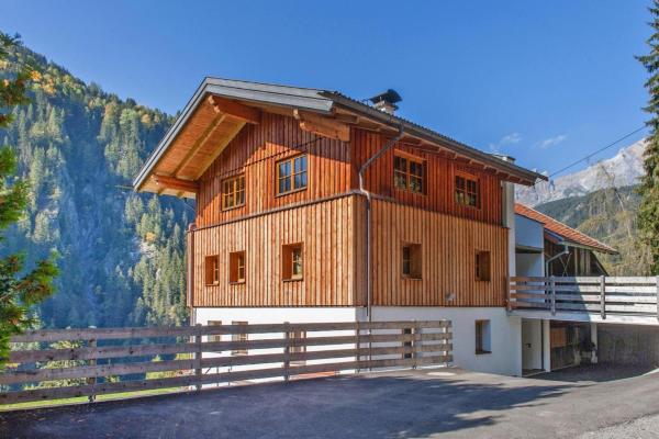 Bilde 7: Rustic Farm in Tyrol with Mountain Views